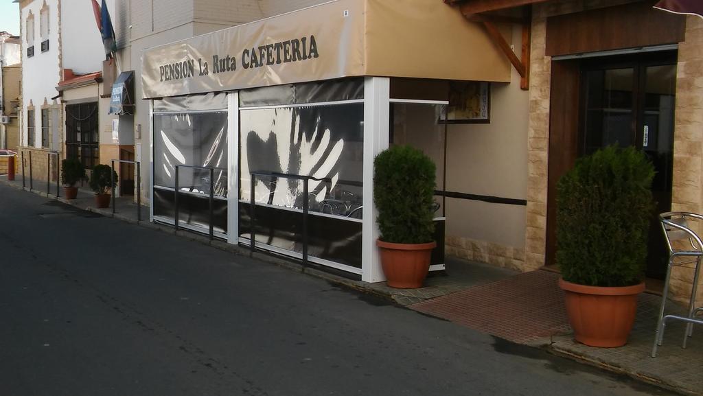 Hostal Pension La Ruta Paterna del Campo Exteriör bild