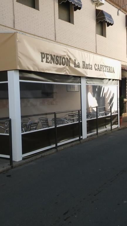 Hostal Pension La Ruta Paterna del Campo Exteriör bild