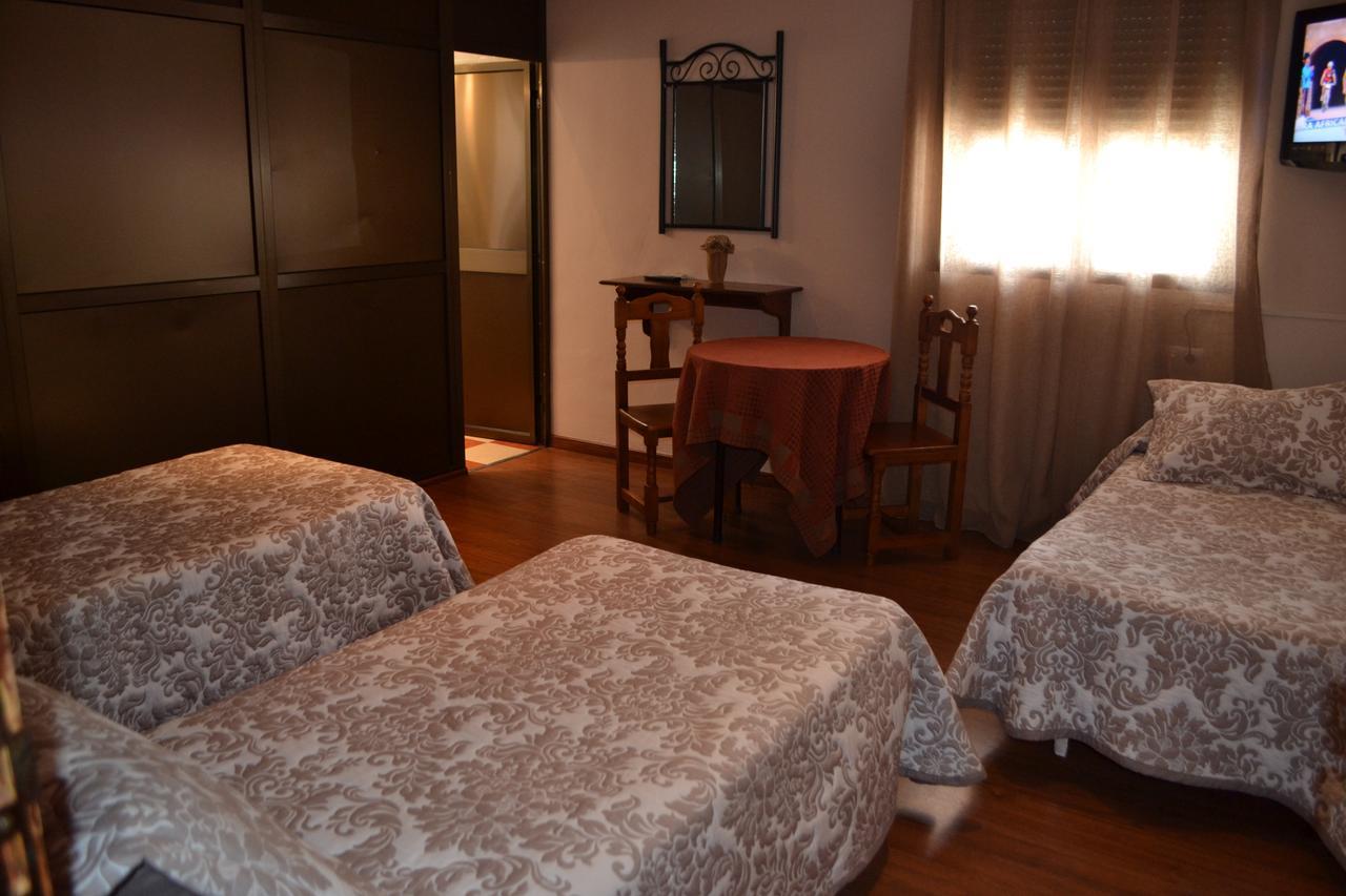 Hostal Pension La Ruta Paterna del Campo Exteriör bild
