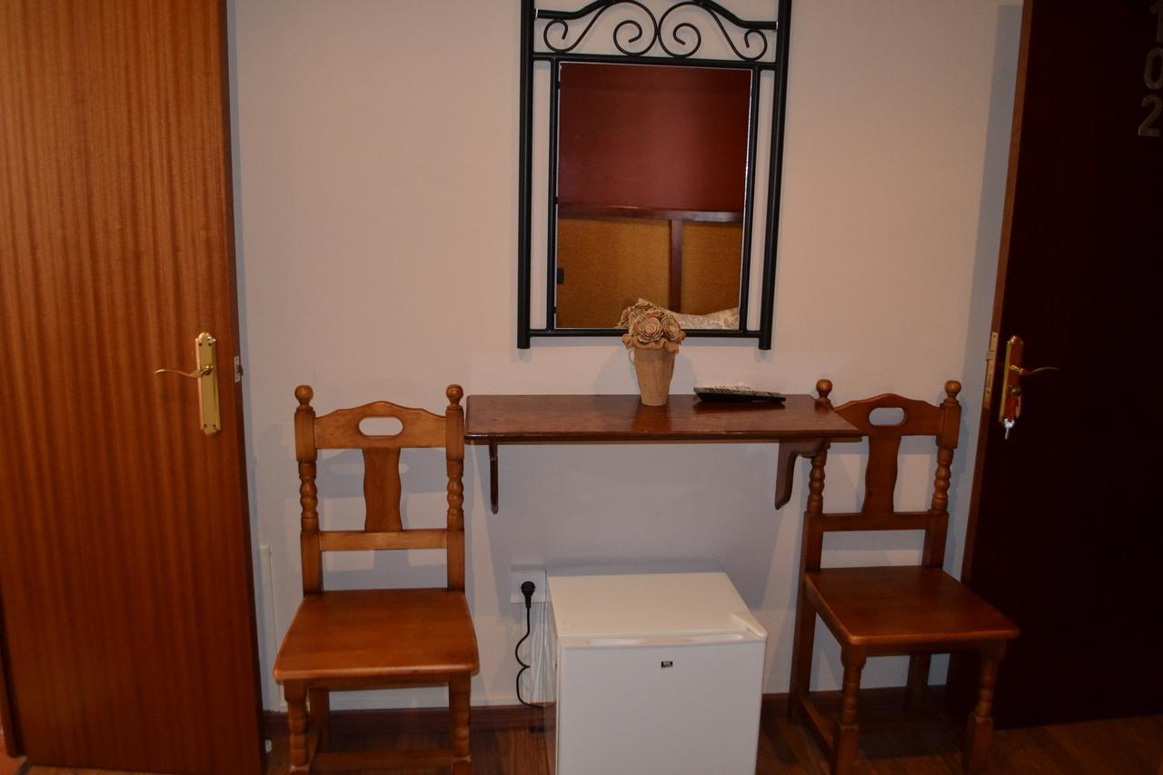 Hostal Pension La Ruta Paterna del Campo Exteriör bild