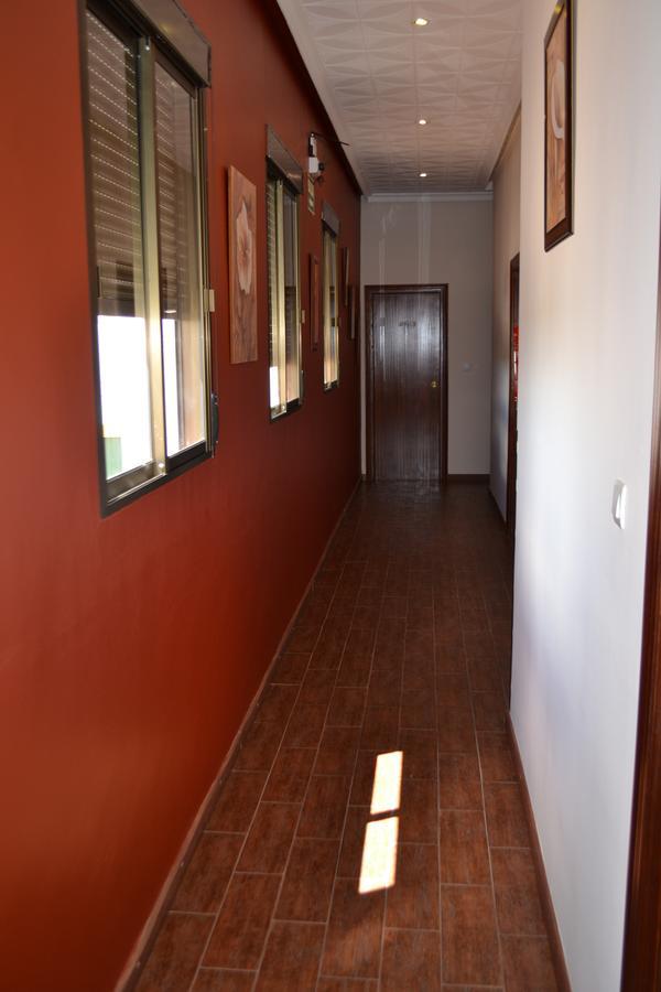 Hostal Pension La Ruta Paterna del Campo Exteriör bild