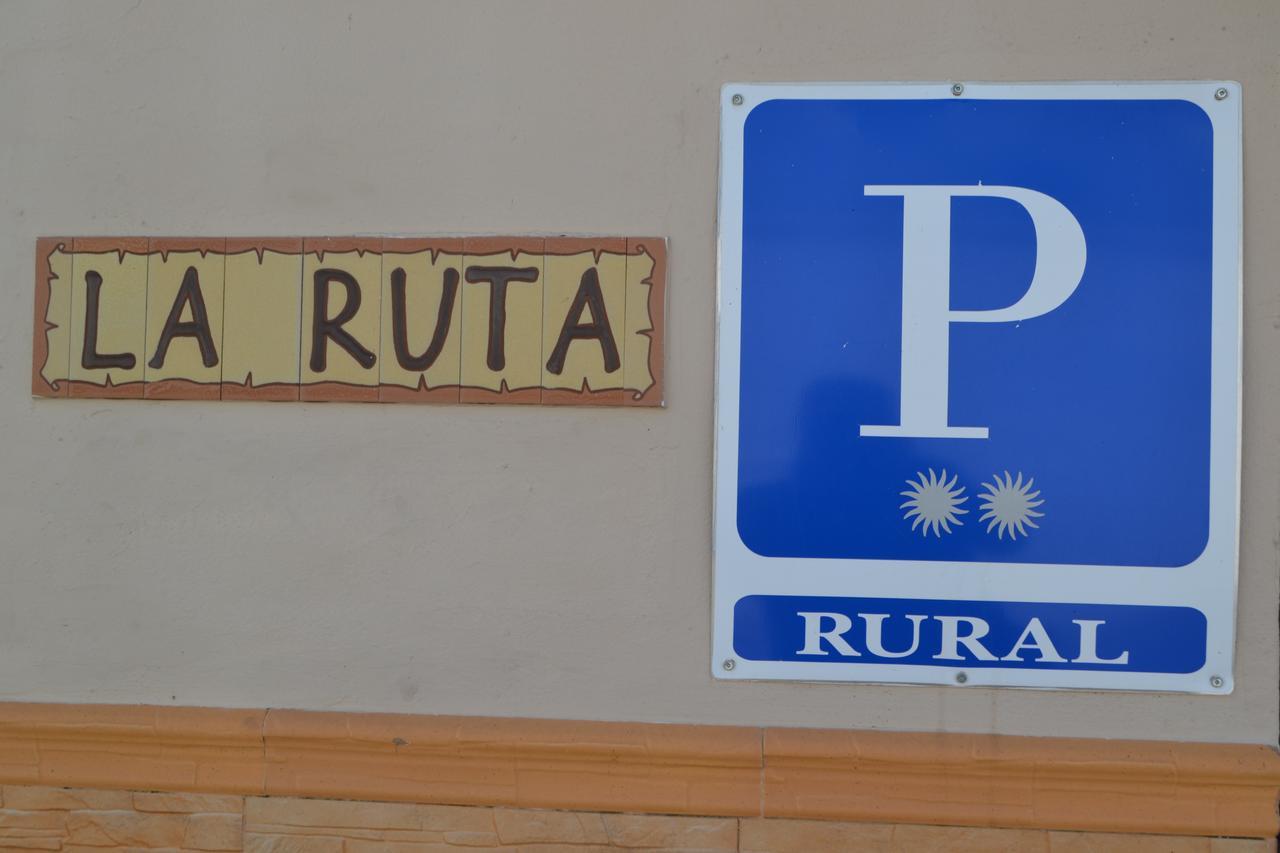 Hostal Pension La Ruta Paterna del Campo Exteriör bild