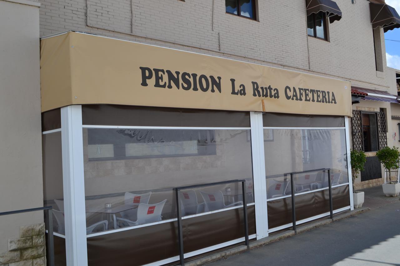 Hostal Pension La Ruta Paterna del Campo Exteriör bild