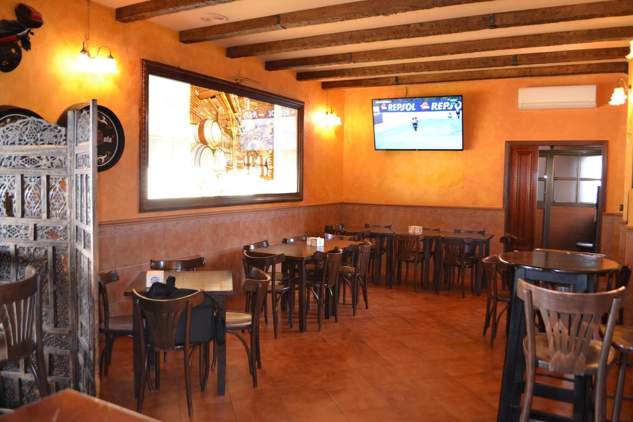 Hostal Pension La Ruta Paterna del Campo Exteriör bild