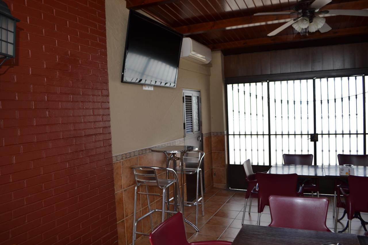 Hostal Pension La Ruta Paterna del Campo Exteriör bild